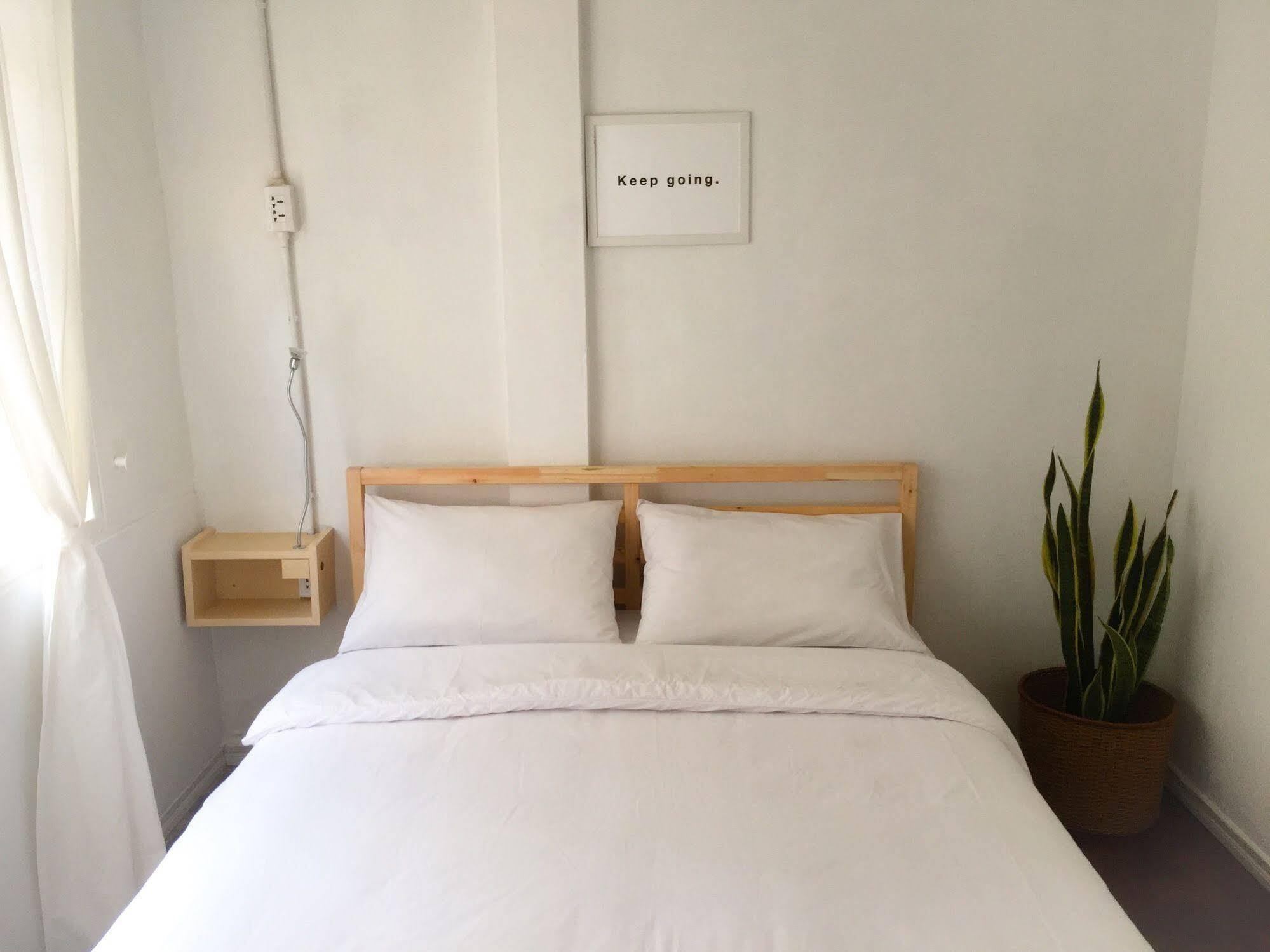 Cooper Hostel Bangkok Exterior foto